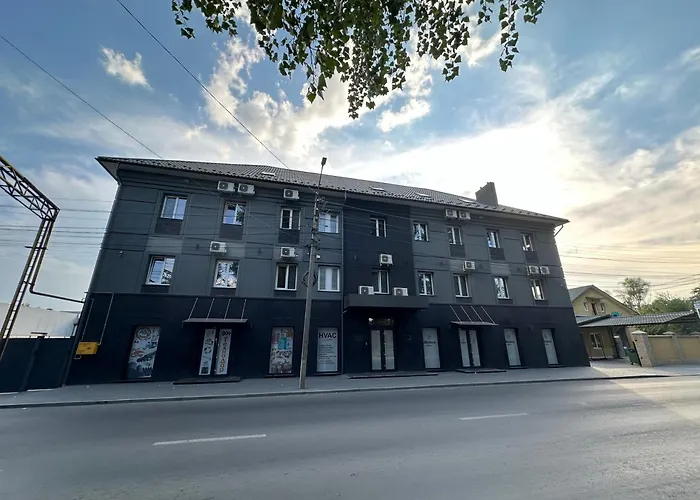 Апарт Готель На Маланчука