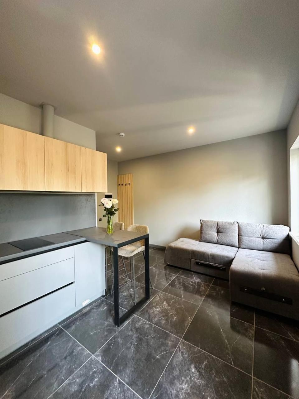 апарт на маланчука Apartment *