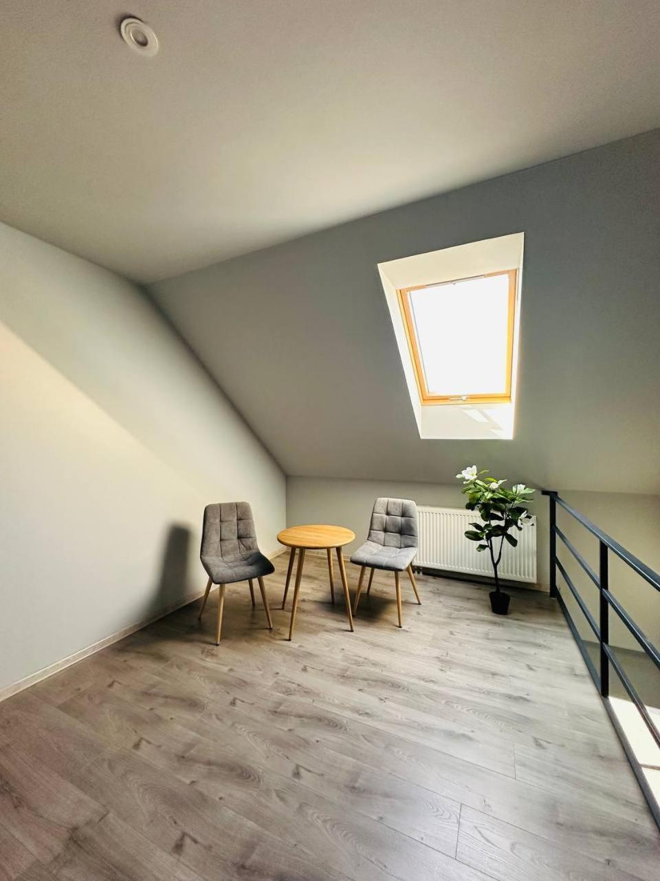 апарт на маланчука Apartment