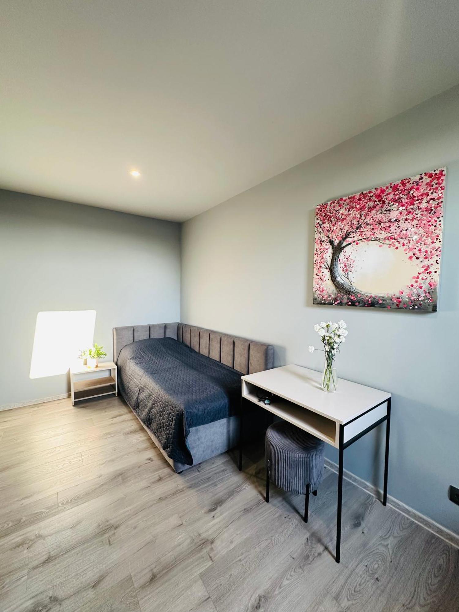 апарт на маланчука Apartment